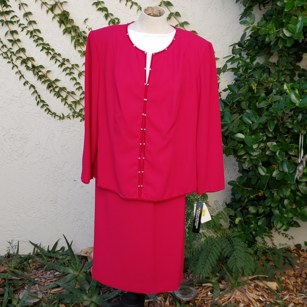 Donna Morgan Petite 2 piece Suit